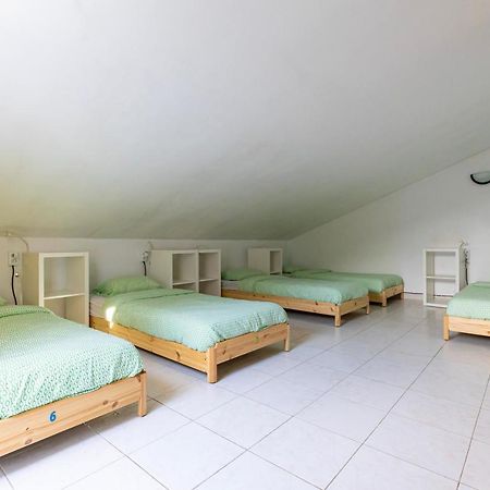Ostello Pineapple Surf House Atouguia Da Baleia Esterno foto