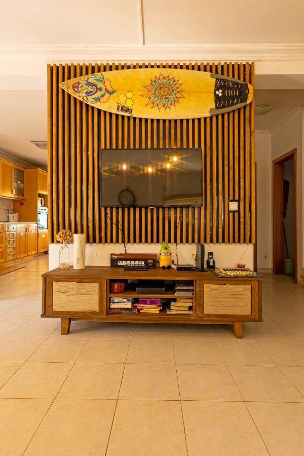 Ostello Pineapple Surf House Atouguia Da Baleia Esterno foto