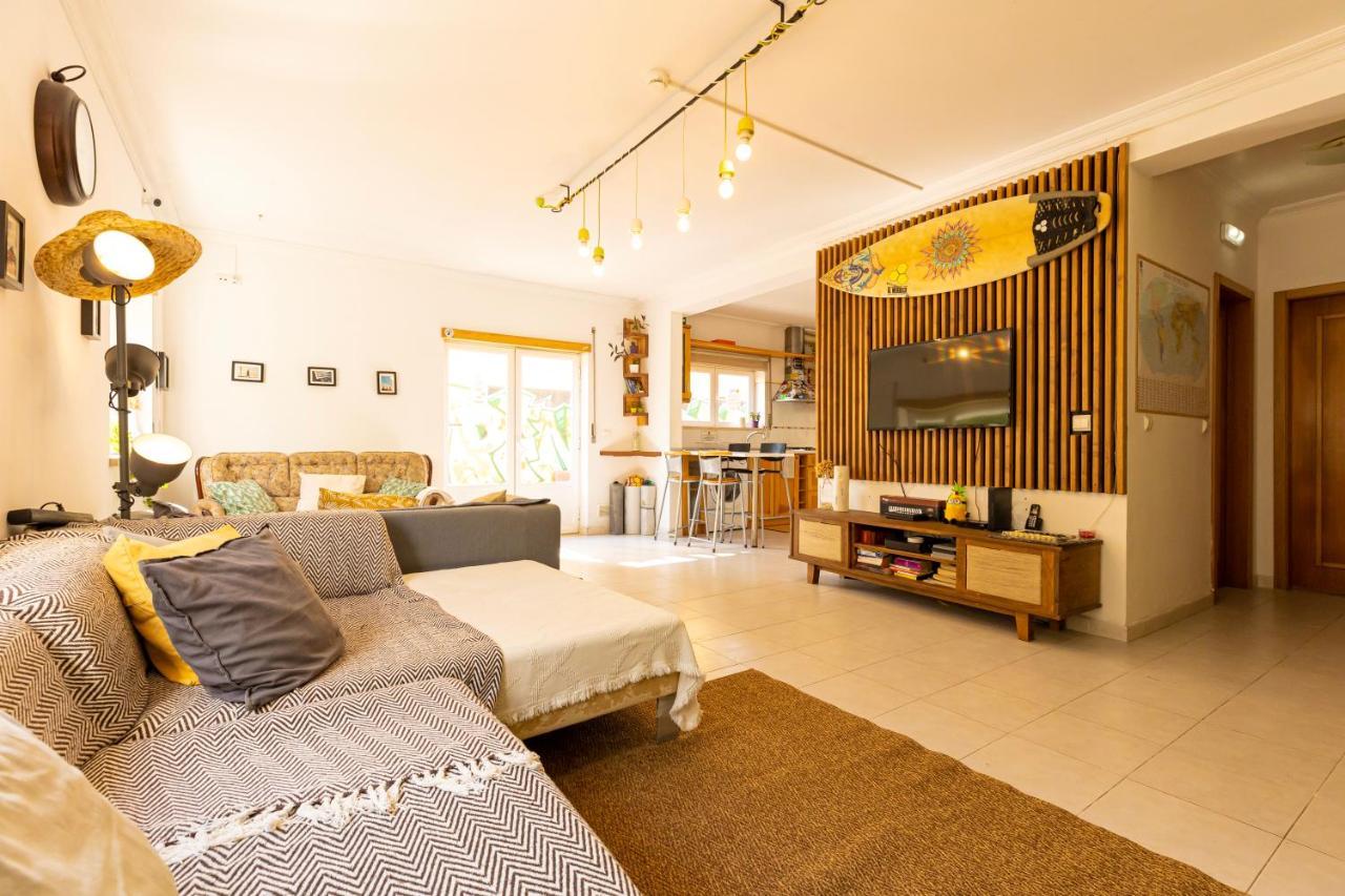 Ostello Pineapple Surf House Atouguia Da Baleia Esterno foto