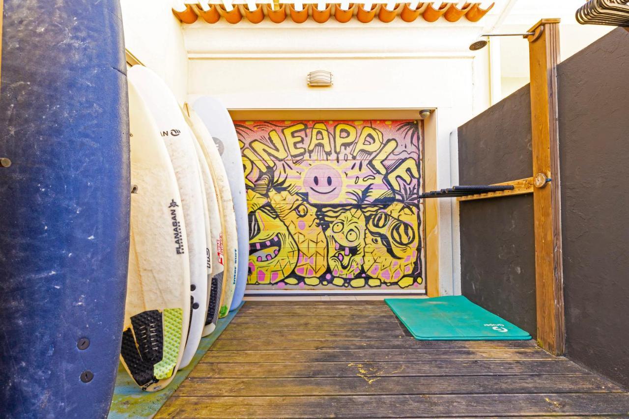 Ostello Pineapple Surf House Atouguia Da Baleia Esterno foto